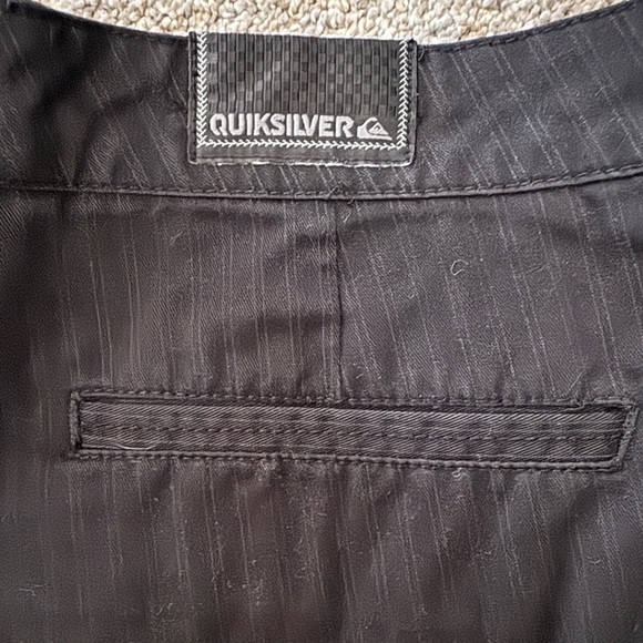 Quiksilver Men's Black Pinstripe Shorts black 34 waist - Picture 5 of 5